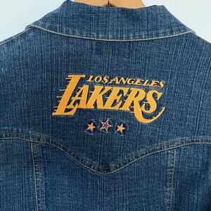 Vintage Los Angeles Lakers 90s women’s cropped denim jacket